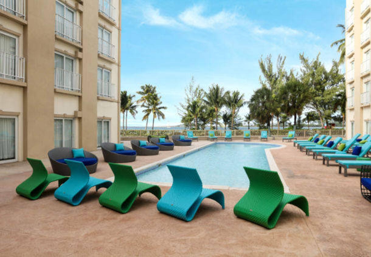 Courtyard By Marriott Nassau Downtown/Junkanoo Beach Экстерьер фото