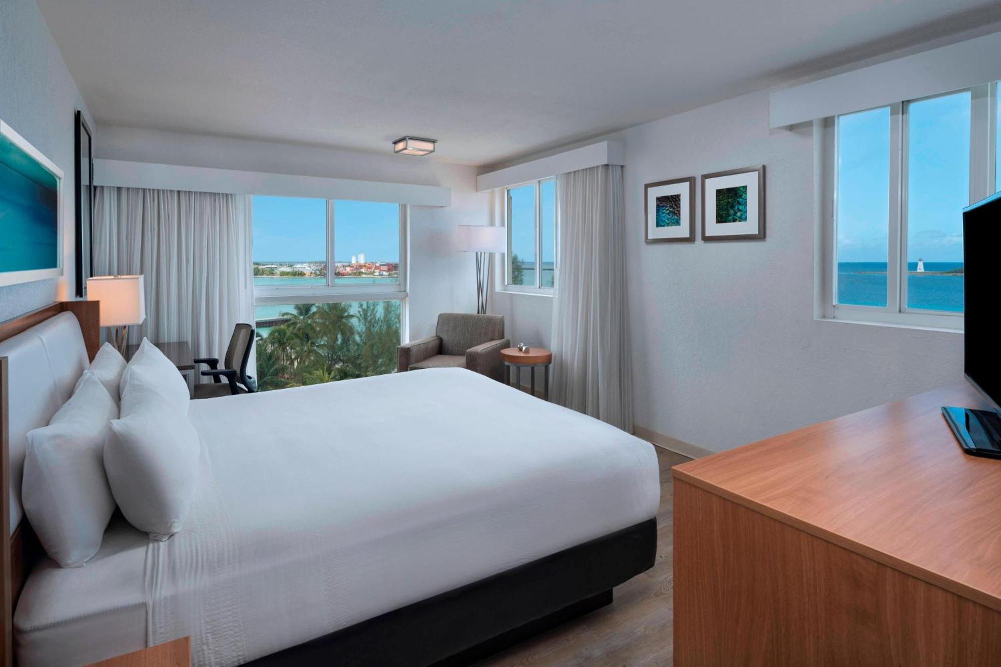 Courtyard By Marriott Nassau Downtown/Junkanoo Beach Экстерьер фото