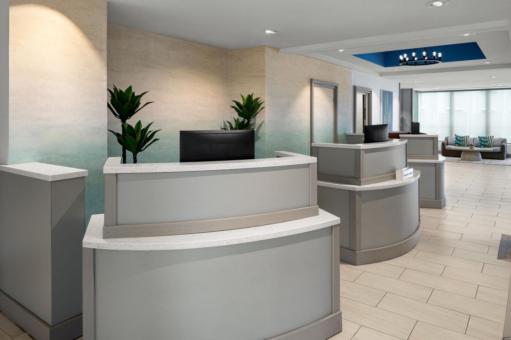 Courtyard By Marriott Nassau Downtown/Junkanoo Beach Экстерьер фото