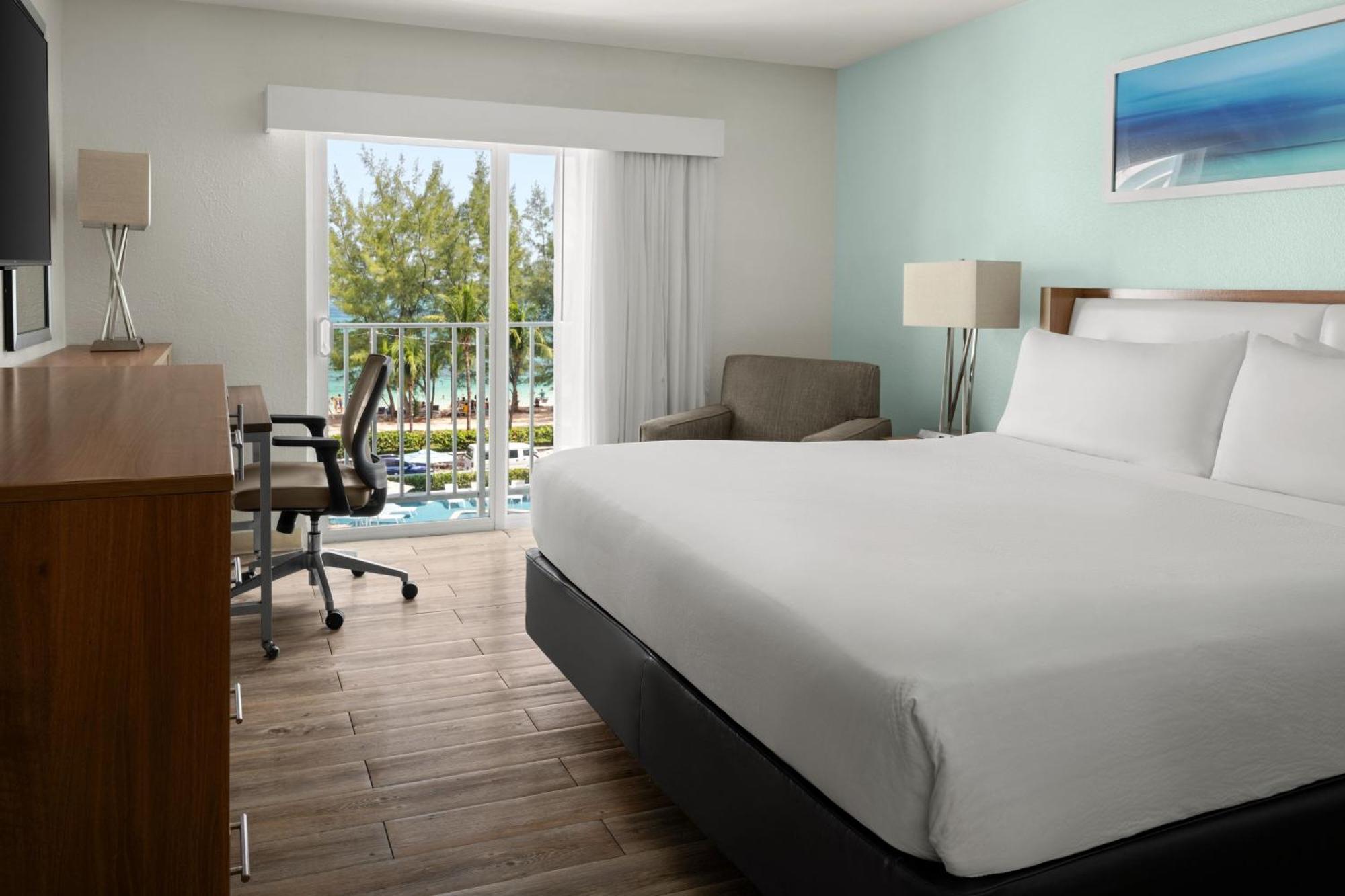 Courtyard By Marriott Nassau Downtown/Junkanoo Beach Экстерьер фото