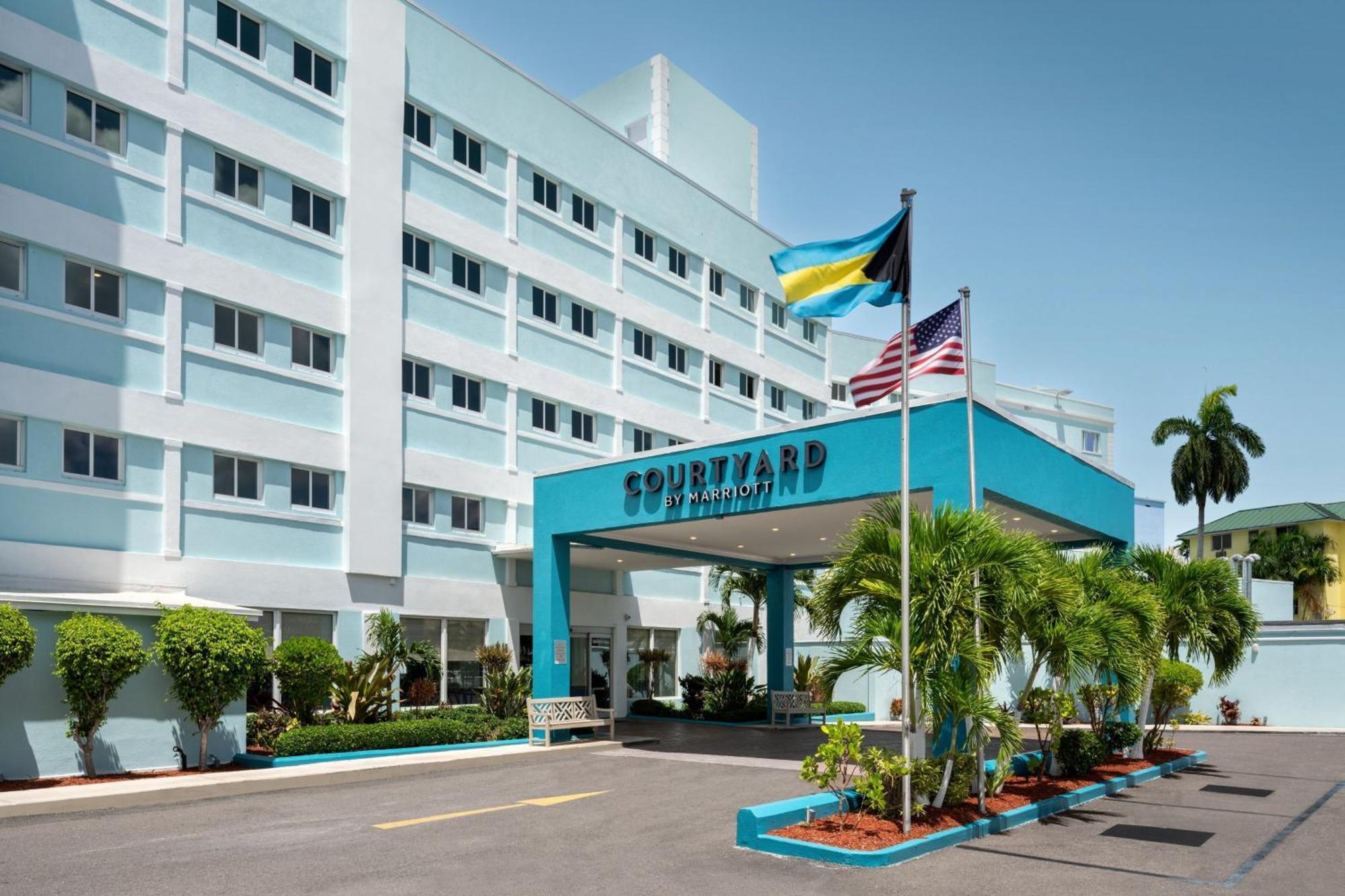 Courtyard By Marriott Nassau Downtown/Junkanoo Beach Экстерьер фото